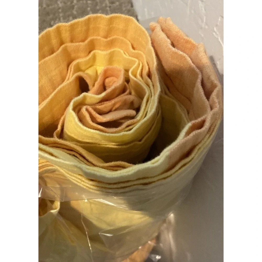 Crate and Barrel fractions‎ Napkins Spice 21 x 21 Set of 6 yellow orange cotton